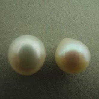 PEARL3 ZOETWATERPAREL WIT (per 6 stuks) 11MM DRUPPEL HALF GEBOORD