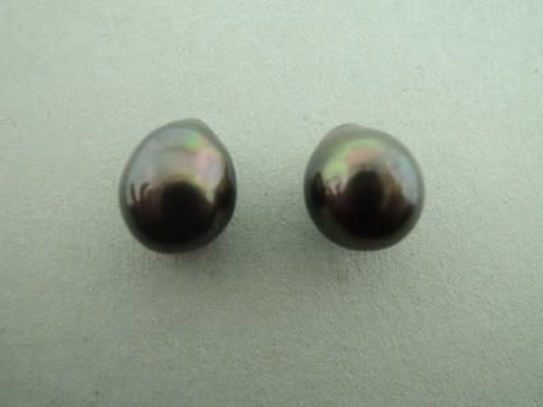 PEARL13 ZOETWATERPAREL BRUIN (per 10 stuks) 16MM DRUPPEL HALF GEBOORD