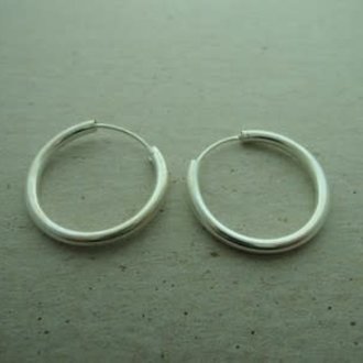 EACR25-25 CREOOL (PER 4 PAAR) Ag925 DIAM 2.5CM DRAAD 2.5MM ROND