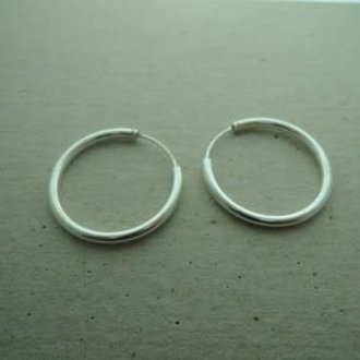 EACR30-25 CREOOL (PER 3 PAAR) Ag925 DIAM 3CM DRAAD 2.5MM ROND