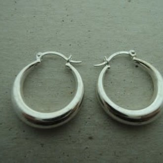 EACR23-52 CREOOL (PER 2 PAAR) Ag925 DIAM 2.3CM DRAAD 5.2MM ROND