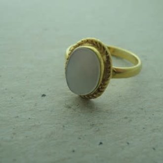 P153 RG006 RING Ag925 VERGULD SCHELP 10X12,5MM OVAAL