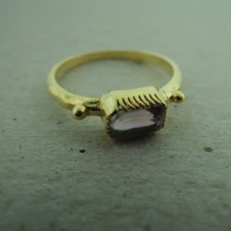 P155 RG021 RING Ag925 VERGULD AMETHIST 7MM X 5MM RECHTHOEKIG