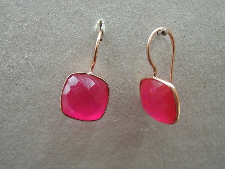 P15 OR0085 OORHAAK Ag925 VERGULD ROSE AGAAT ROOS 13MM VIERKANT