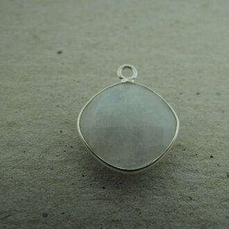 QSF187 HANGER IN KAST Ag925 WIT  13X13MM VIERKANT MAANSTEEN MET OOG TOP