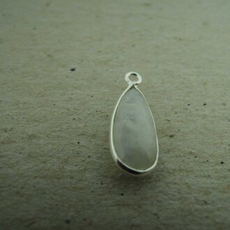 QSF198 HANGER IN KAST WITAg925  16X7MM DRUPPEL REGENBOOGMAANSTEEN   MET OOG TOP