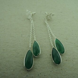 P112 OZ0886 OORSTEKER ONIX GROEN 7CM DRUPPEL