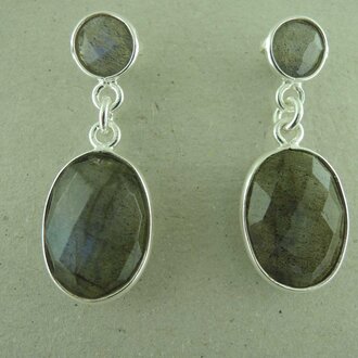 P159 OZ0944 OORSTEKER Ag925 LABRADORIET GRIJS 3CM 7MM ROND + 15MM OVAAL