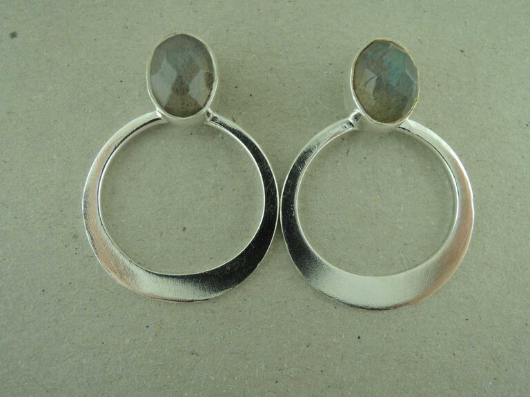 P161 OZ0953 OORSTEKER Ag925 LABRADORIET GRIJS  28MM 15MM 8MM OVAAL