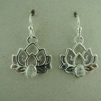 P174 OZ0965 OORHAAK Ag925 LOTUS 16MM MAANSTEEN WIT DRUPPEL 7MM