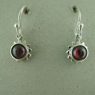 P176 OZ0979 OORHAAK Ag925 BLOEM 8MM GRANAAT ROOD 6MM