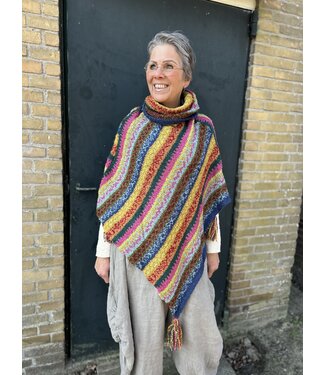 Billy B PONCHO POM