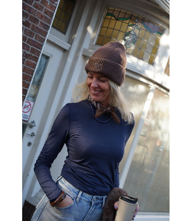 BASIC TOP DONKERBLAUW