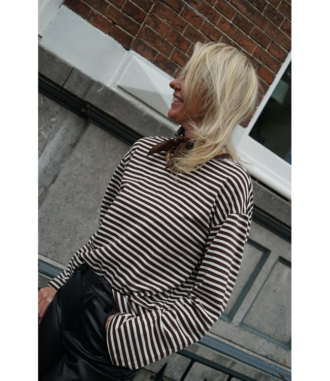 TOP STREEP BRUIN WIT