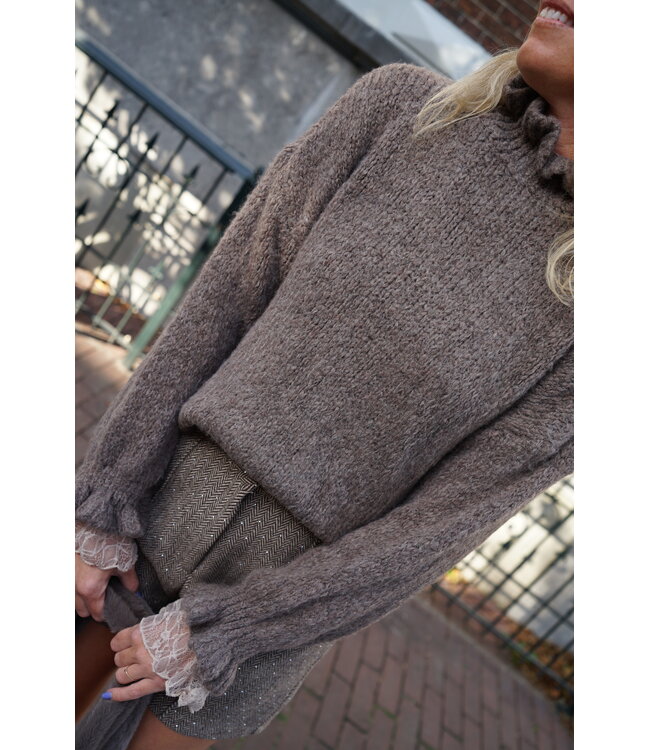 TRUI MET RUFFLE TAUPE