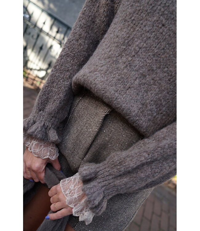 TRUI MET RUFFLE TAUPE