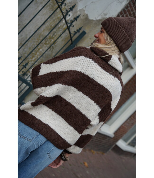 VEST MET SJAAL BRUIN CREME