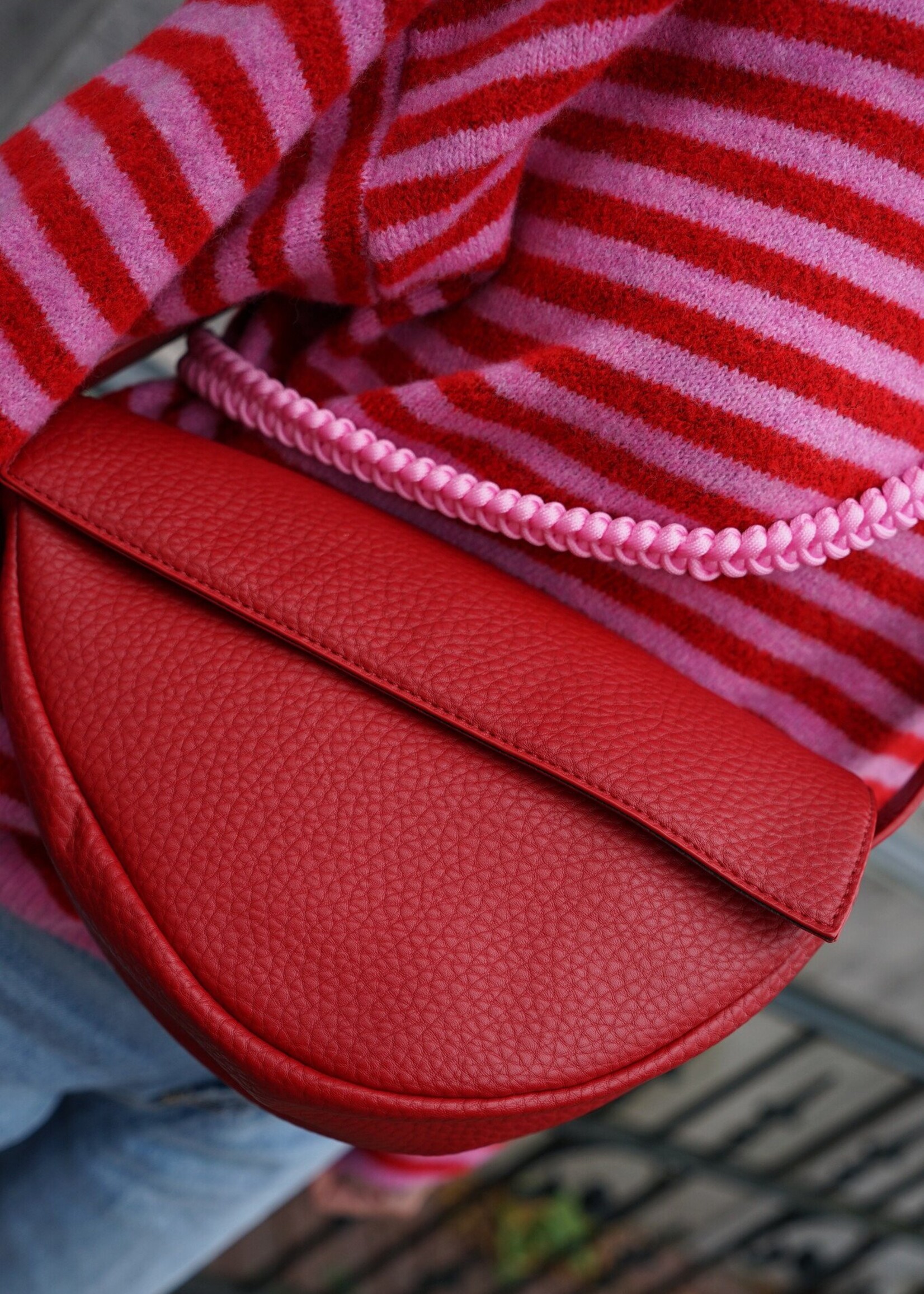 CROSS BODY TAS ROOD