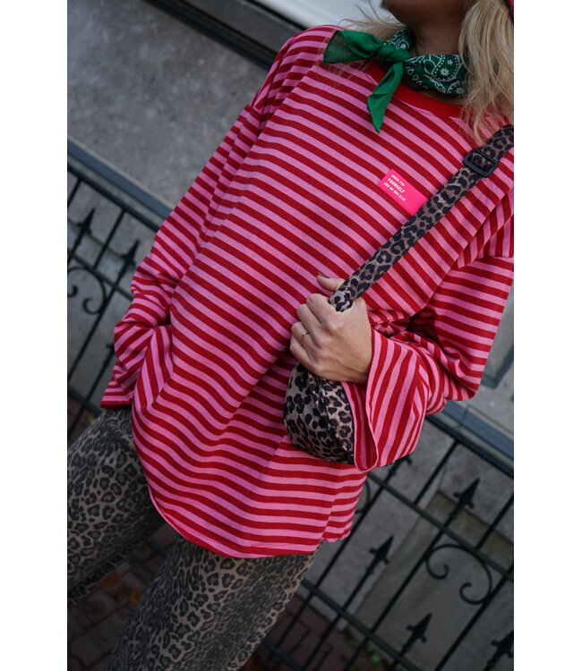 OVERSIZED STREEP TOP ROOD ROZE