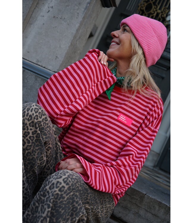 OVERSIZED STREEP TOP ROOD ROZE