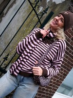 TRUI MET SJAAL BRUIN ROZE
