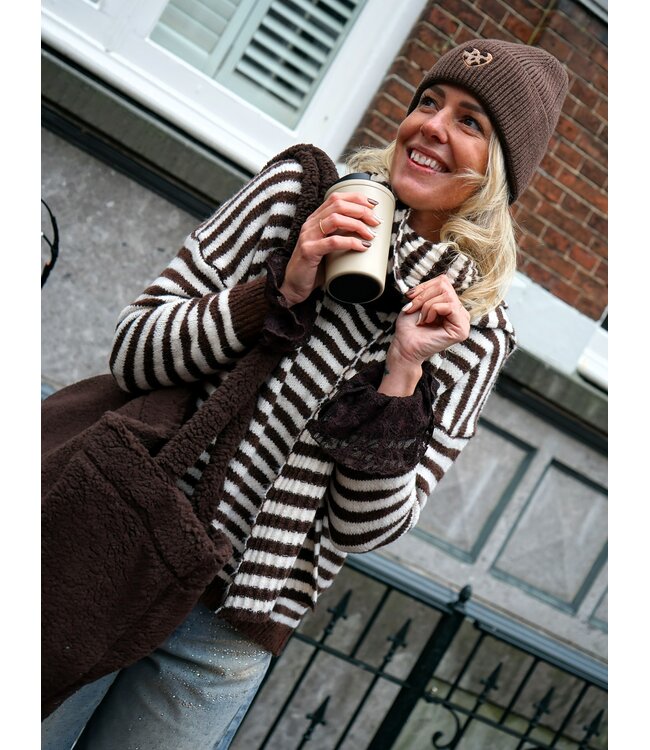 TRUI MET SJAAL BRUIN OFF-WHITE