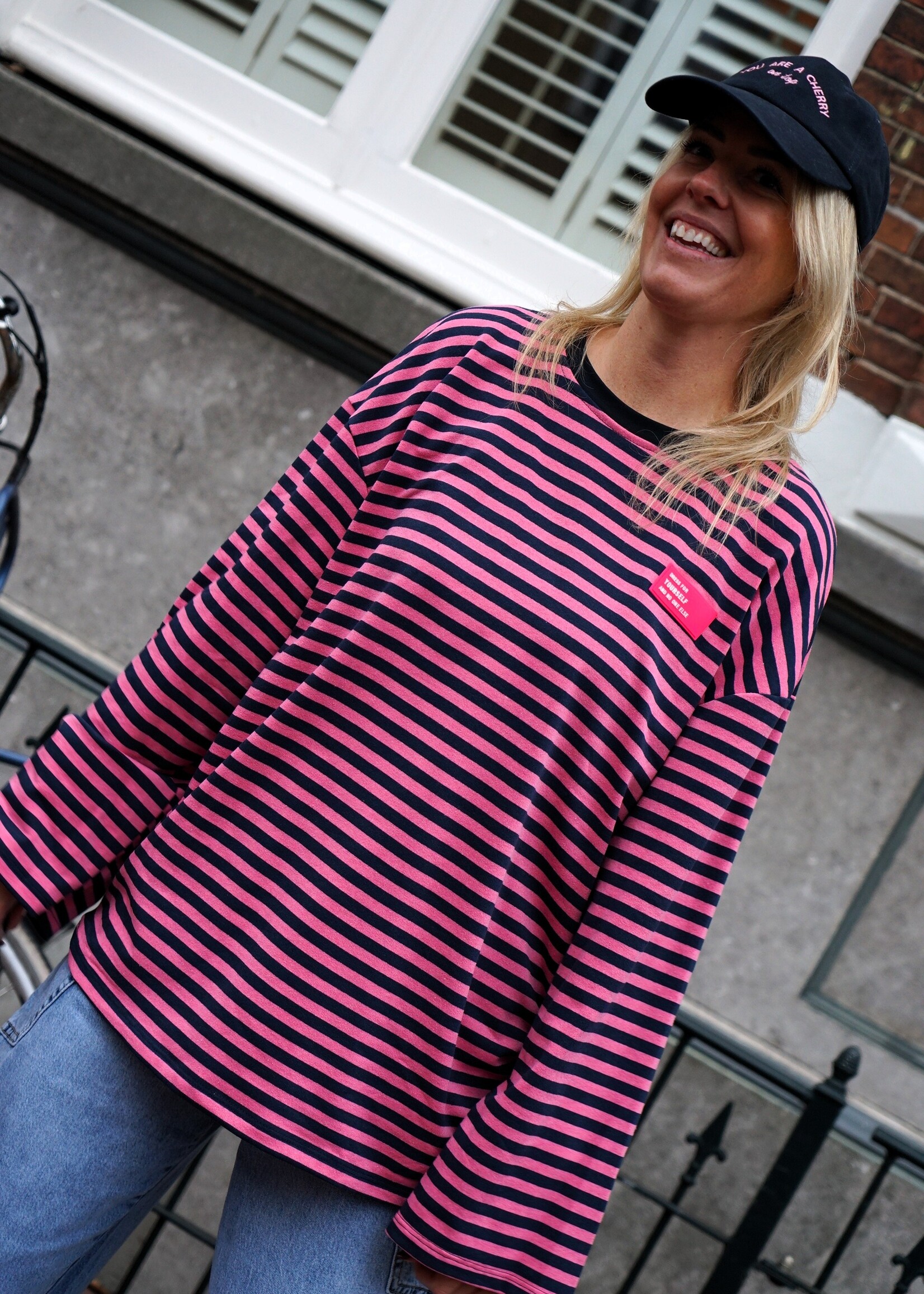 OVERSIZED STREEP TOP BLAUW ROZE