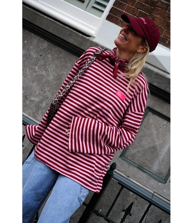 OVERSIZED STREEP TOP BURGUNDY ROZE