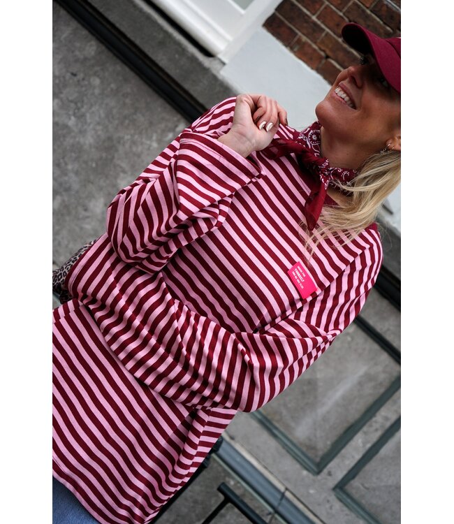 OVERSIZED STREEP TOP BURGUNDY ROZE