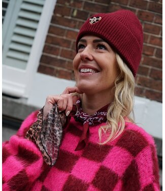 MUTS HART BURGUNDY LEOPARD