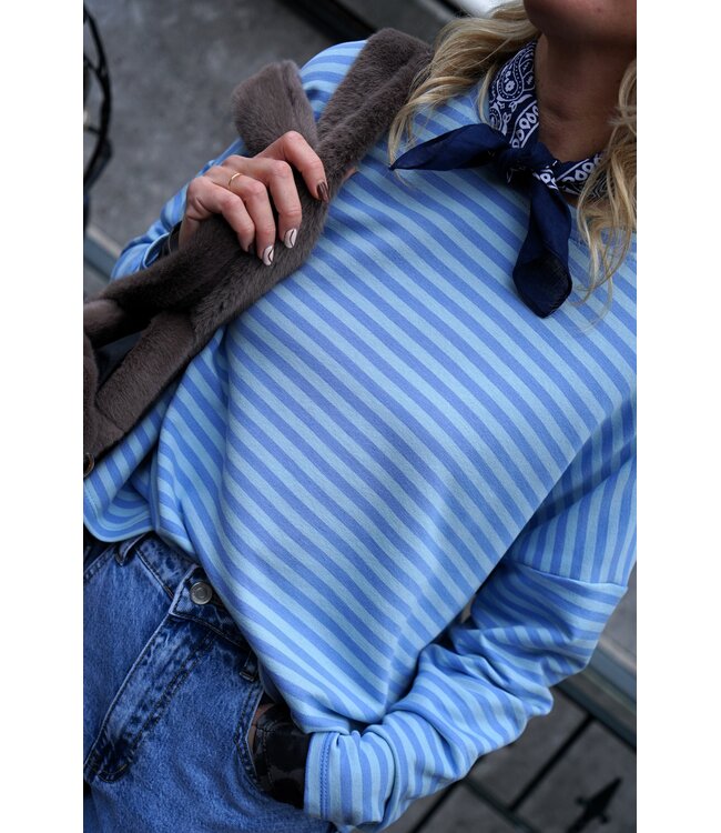 STREEP TOP KIM BLAUW
