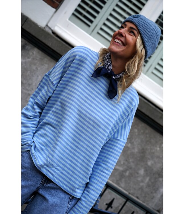 STREEP TOP KIM BLAUW