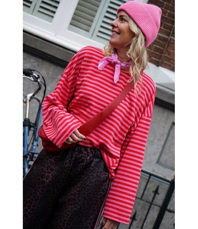 STREEP TOP SAAR ROOD ROZE