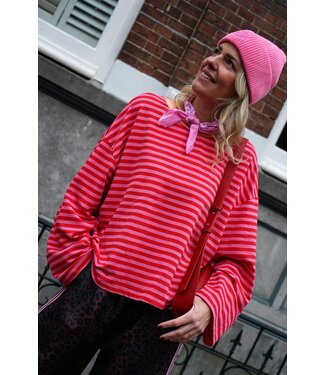 STREEP TOP RIVER ROOD ROZE