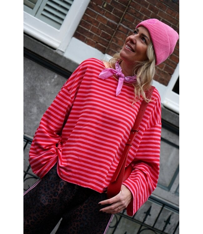 STREEP TOP RIVER ROOD ROZE