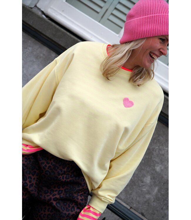 SWEATER BISOUS GEEL ROZE