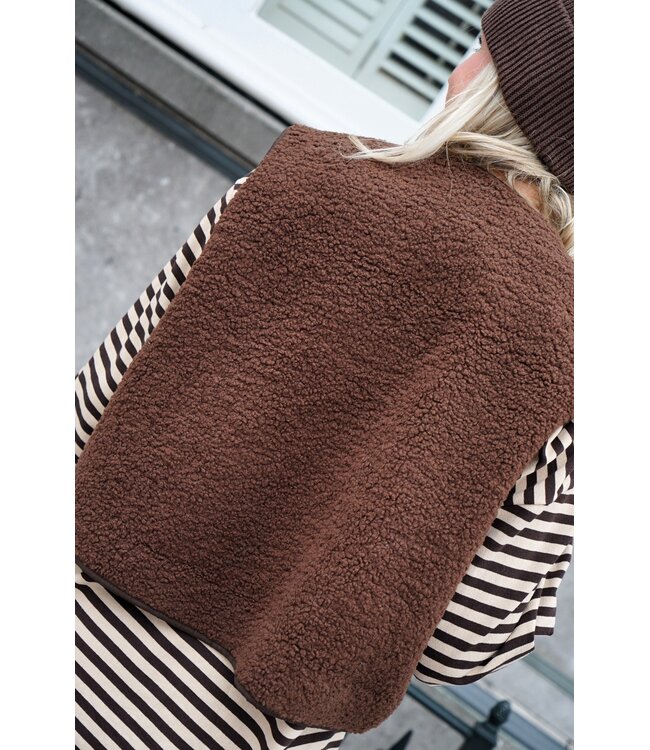 TEDDY GILET BRUIN