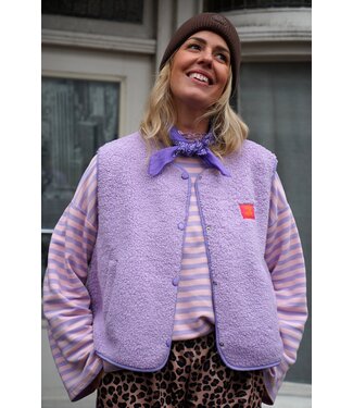 TEDDY GILET LILA OUT OF OFFICE