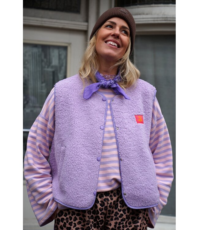 TEDDY GILET LILA OUT OF OFFICE