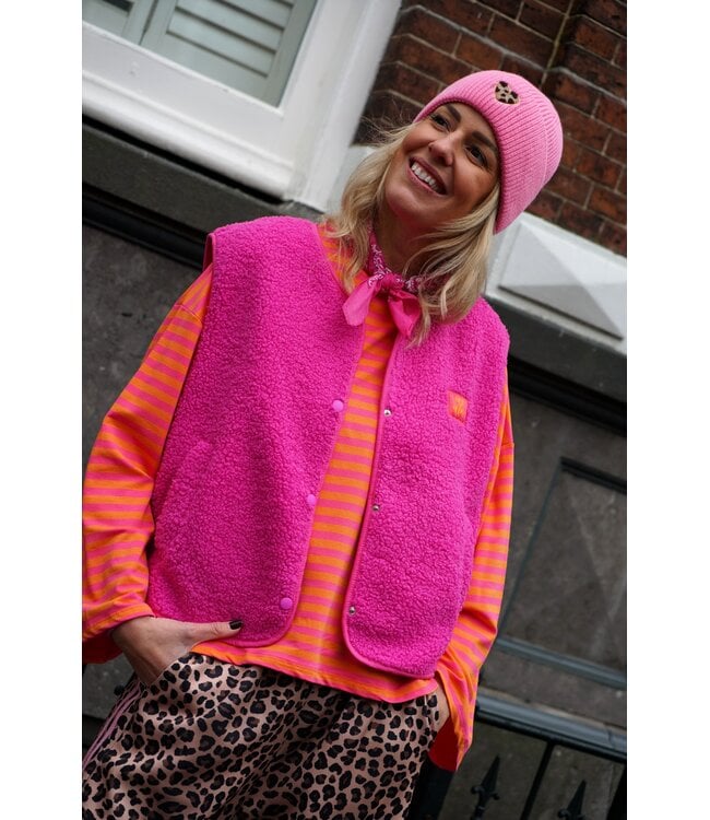 TEDDY GILET OUT OF OFFICE FUCHSIA