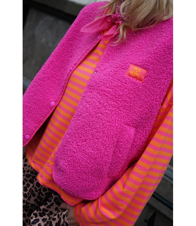 TEDDY GILET FUCHSIA OUT OF OFFICE