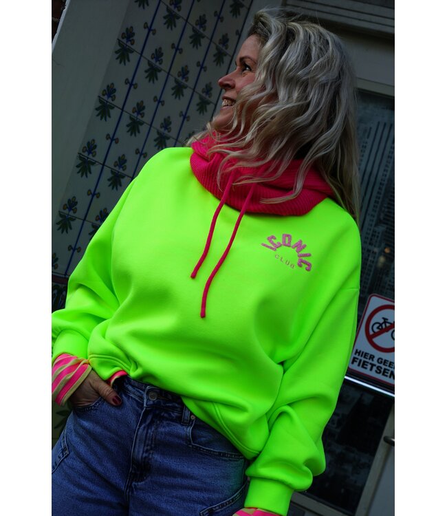 ICONIC SWEATER NEON GROEN ROZE