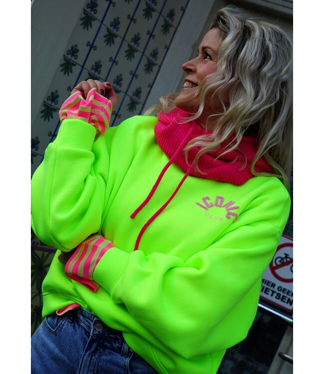 ICONIC SWEATER NEON GROEN ROZE