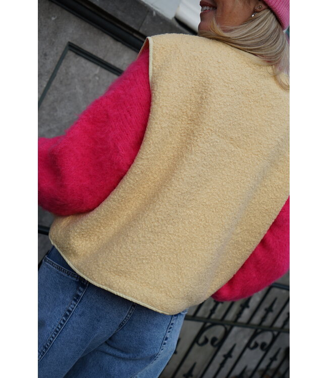 GILET OUT OF OFFICE GEEL