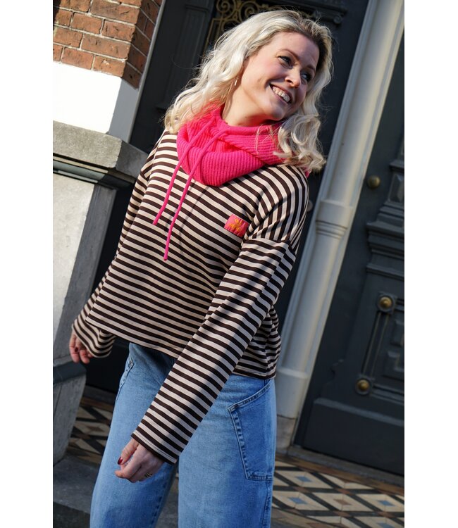 STREEP TOP OUT OF OFFICE BRUIN BEIGE