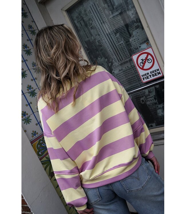 STREEP SWEATER LOVER LILA GEEL