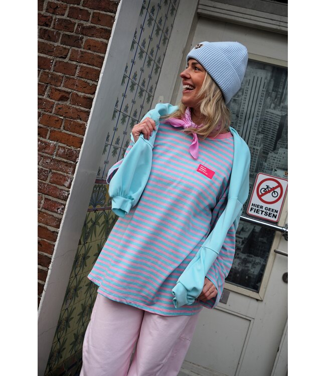 OVERSIZED STREEP TOP ROZE BLAUW