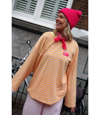 OVERSIZED STREEP TOP GEEL ROZE