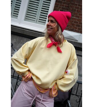 SWEATER GOOD VIBES GEEL