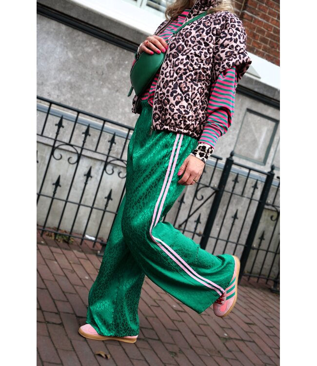 WIJDE BROEK LEOPARD GROEN